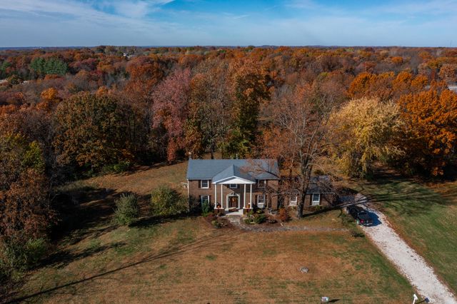 130 ANGEL LN, Holts Summit, MO 65043