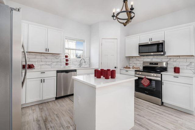 592 Rhoads Avenue, Columbus, OH 43205