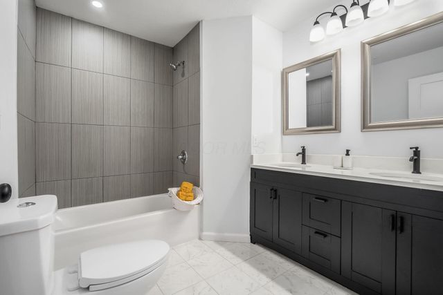 592 Rhoads Avenue, Columbus, OH 43205