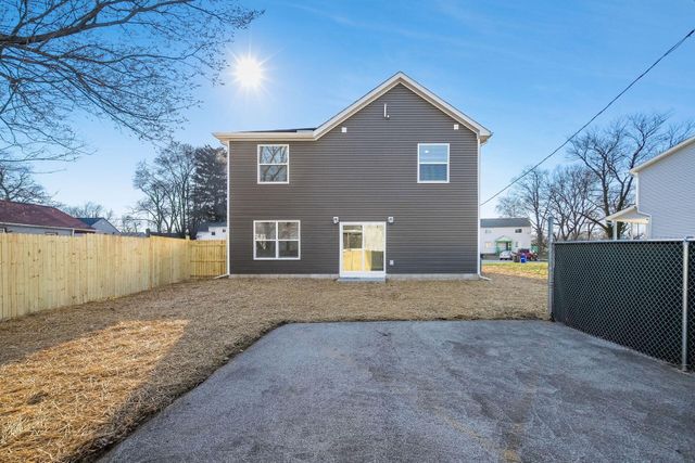 592 Rhoads Avenue, Columbus, OH 43205