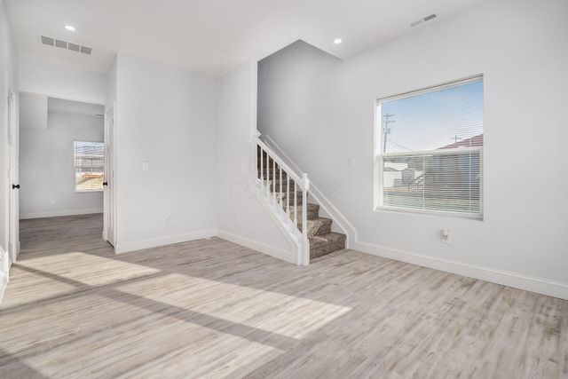 592 Rhoads Avenue, Columbus, OH 43205