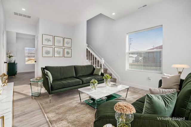 592 Rhoads Avenue, Columbus, OH 43205