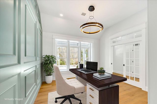 48 Country Club Lane, Mashpee, MA 02649