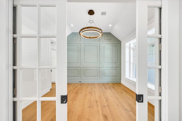 48 Country Club Lane, Mashpee, MA 02649