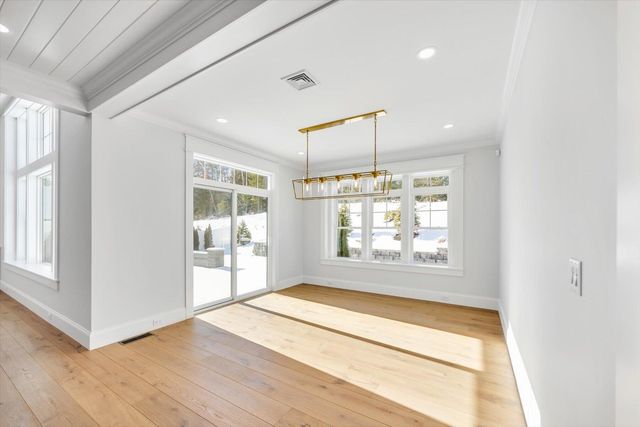 48 Country Club Lane, Mashpee, MA 02649