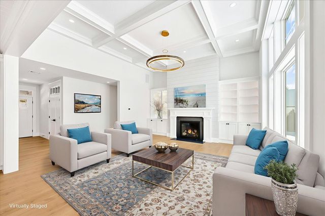 48 Country Club Lane, Mashpee, MA 02649
