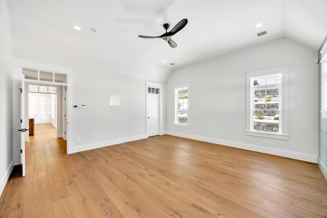 48 Country Club Lane, Mashpee, MA 02649