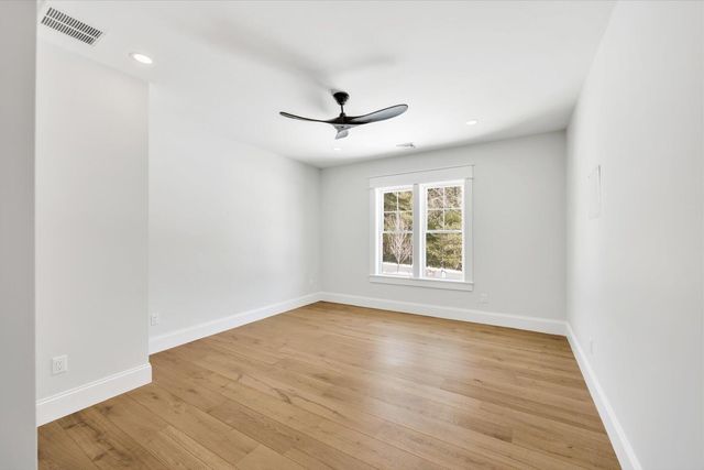 48 Country Club Lane, Mashpee, MA 02649