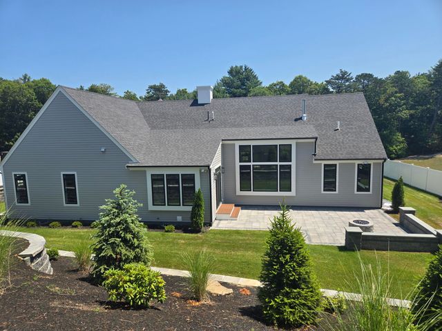 48 Country Club Lane, Mashpee, MA 02649
