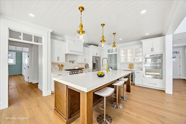 48 Country Club Lane, Mashpee, MA 02649