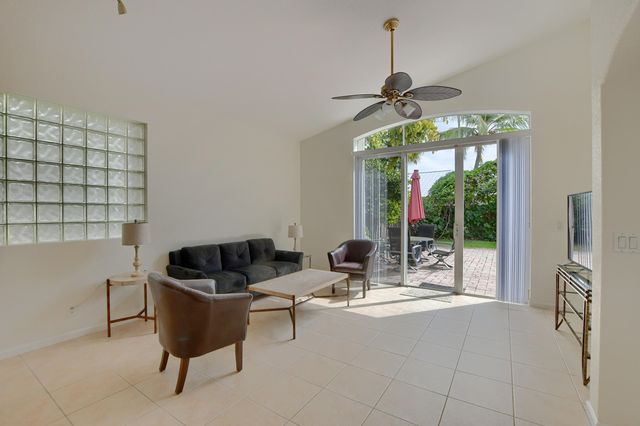 1225 E Magnolia Circle, Delray Beach, FL 33445