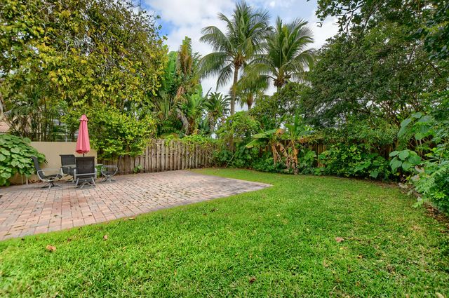 1225 E Magnolia Circle, Delray Beach, FL 33445