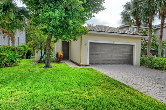 1225 E Magnolia Circle, Delray Beach, FL 33445