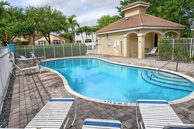 1225 E Magnolia Circle, Delray Beach, FL 33445