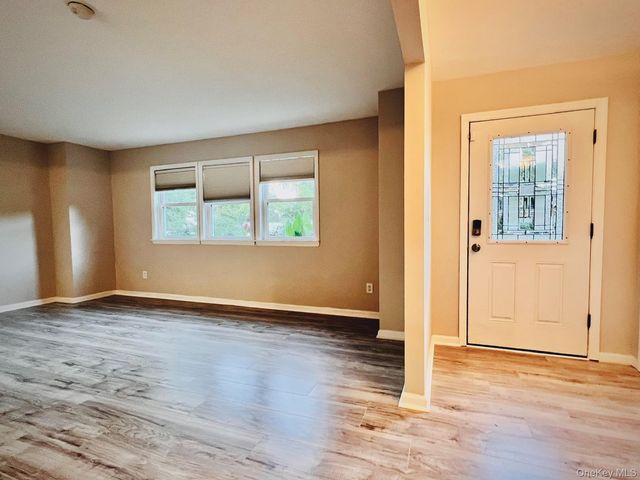 10 Summercress Lane, Coram, NY 11727