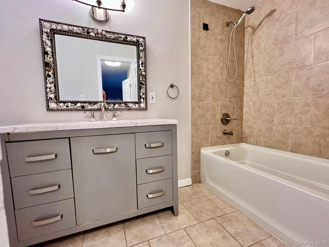 10 Summercress Lane, Coram, NY 11727