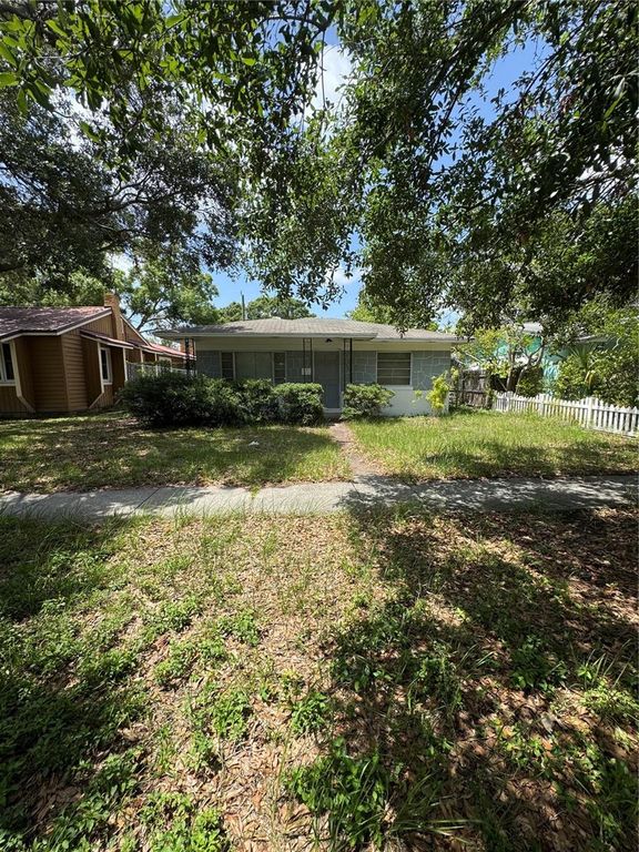 Image 1 of property listing at 467 34TH AVENUE N, St Petersburg, FL 33704
