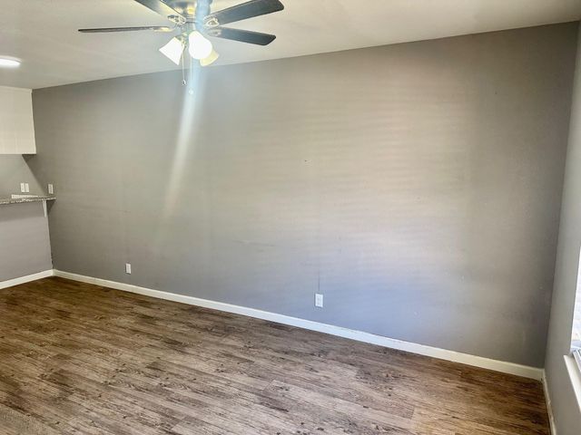 836 N Meadows DR B, Austin, TX 78758