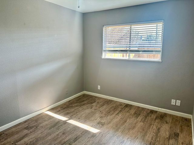 836 N Meadows DR B, Austin, TX 78758