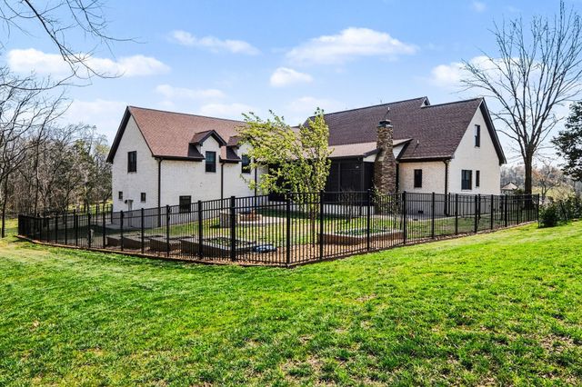 1020 Morchella Private Way, Hendersonville, TN 37075