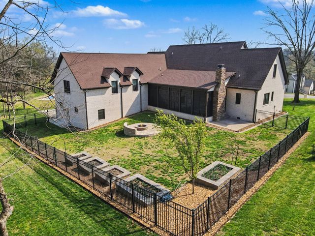 1020 Morchella Private Way, Hendersonville, TN 37075