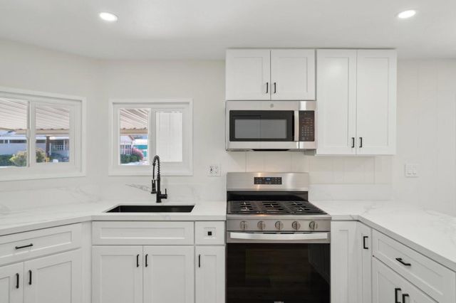 32585 Saint Andrews Drive, Thousand Palms, CA 92276