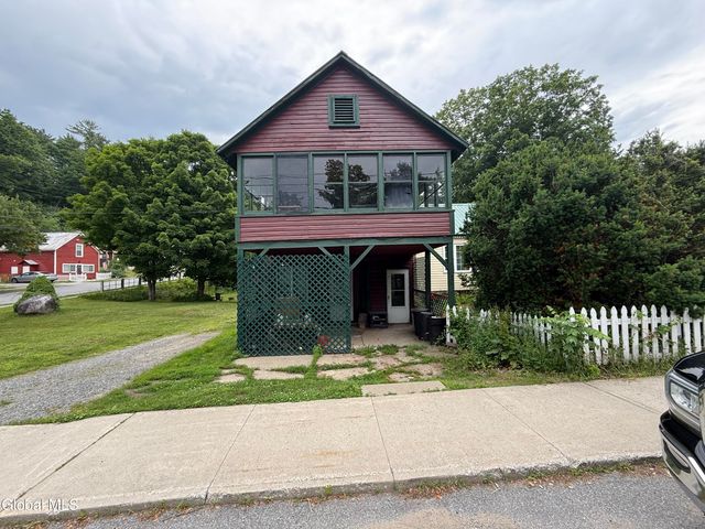 18 Main Street, Lake Luzerne, NY 12846