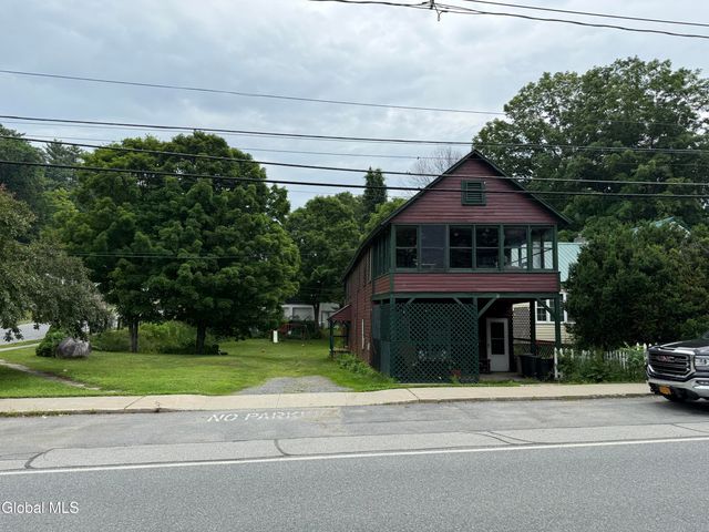 18 Main Street, Lake Luzerne, NY 12846