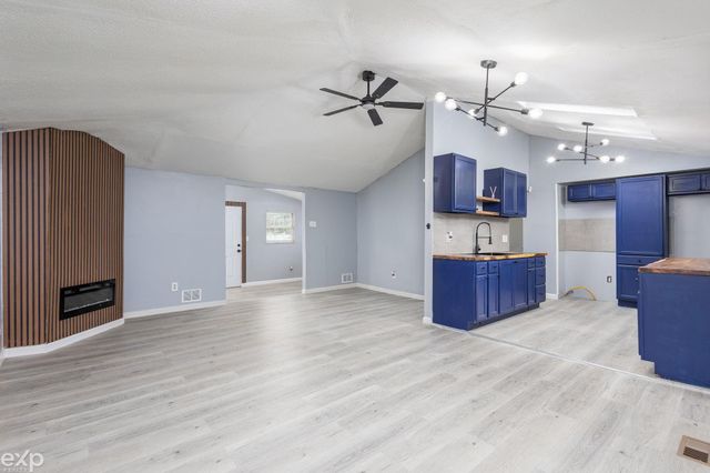 15641 Pickford Street, Detroit, MI 48235