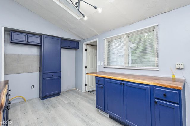 15641 Pickford Street, Detroit, MI 48235