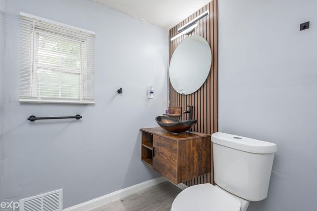 15641 Pickford Street, Detroit, MI 48235