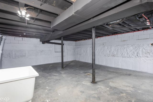 15641 Pickford Street, Detroit, MI 48235