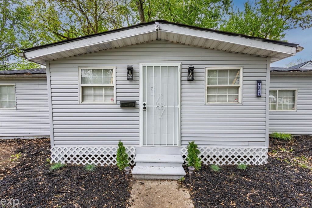 15641 Pickford Street, Detroit, MI 48235