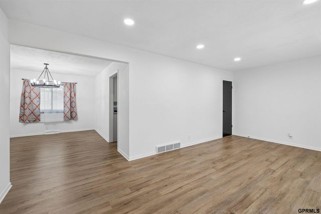 3708 Greene Avenue, Bellevue, NE 68147