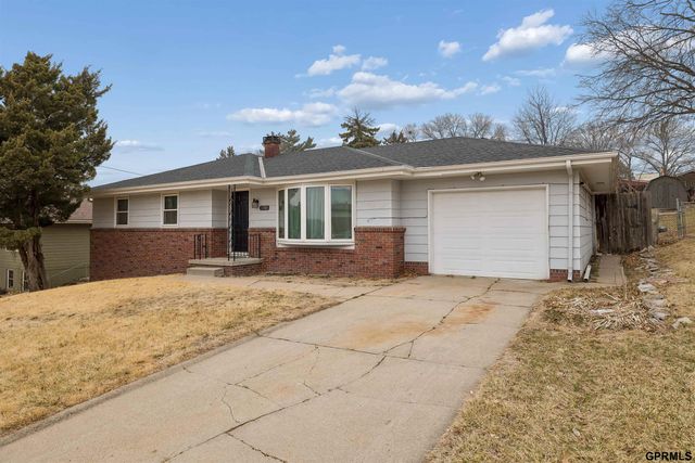 3708 Greene Avenue, Bellevue, NE 68147