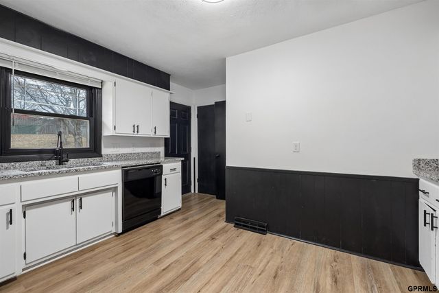 3708 Greene Avenue, Bellevue, NE 68147