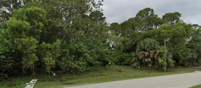 850 SE WALTERS Terrace, Port St. Lucie, FL 34983