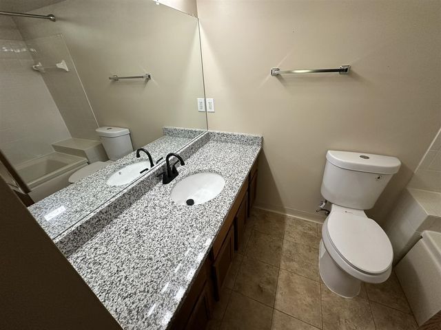 3005 Fernwood 103, Ann Arbor, MI 48108