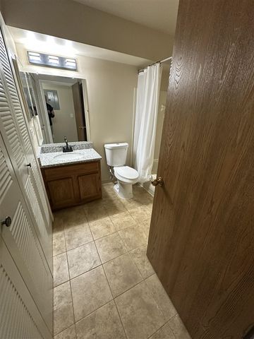 3005 Fernwood 103, Ann Arbor, MI 48108