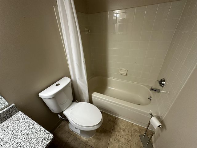3005 Fernwood 103, Ann Arbor, MI 48108