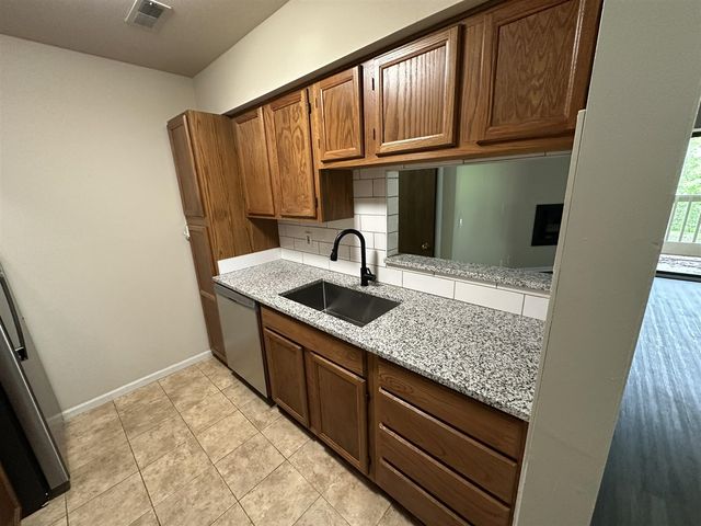 3005 Fernwood 103, Ann Arbor, MI 48108