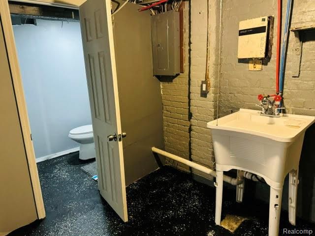 7714 E Canfield Street, Detroit, MI 48214