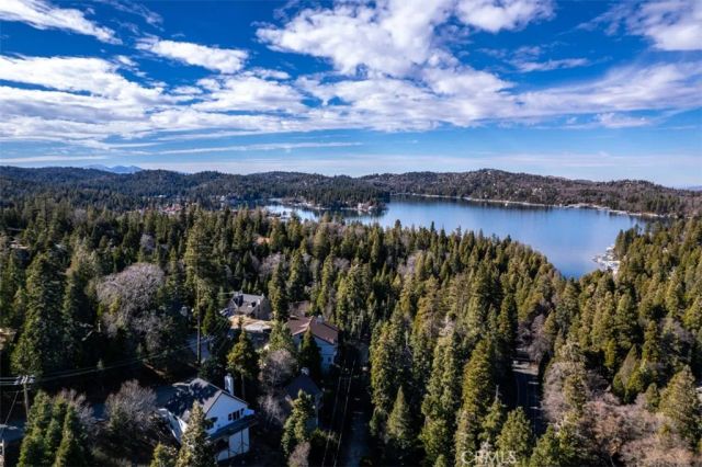 28622 Shenandoah Drive, Lake Arrowhead, CA 92352