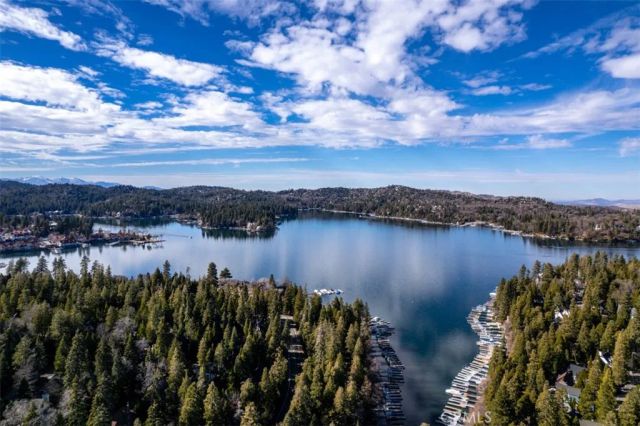 28622 Shenandoah Drive, Lake Arrowhead, CA 92352