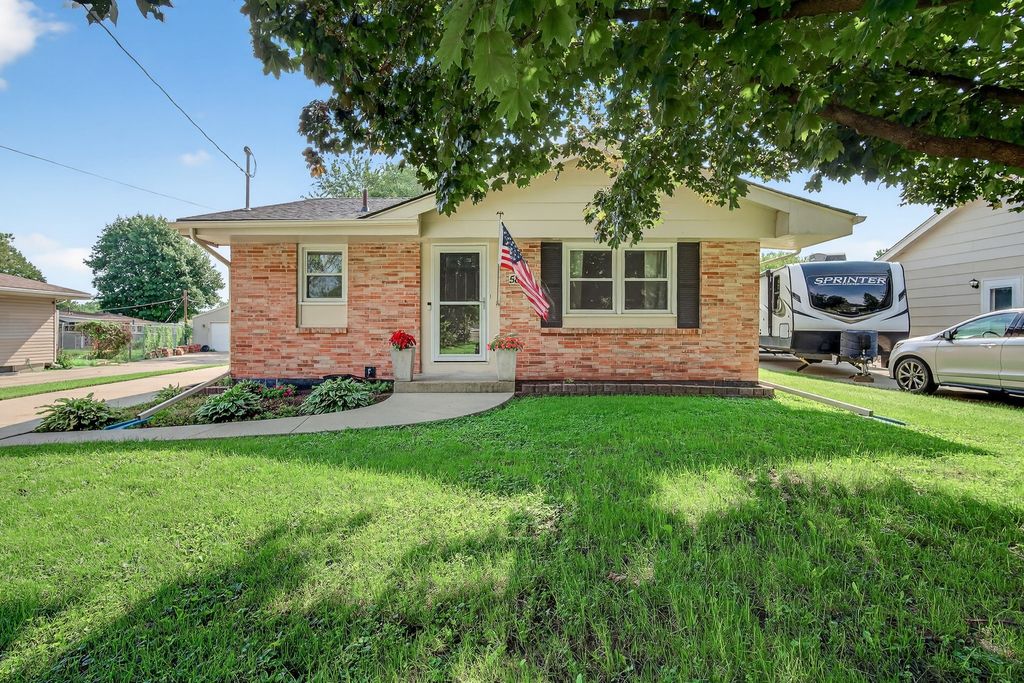 5817 SW 13th Place, Des Moines, IA 50315