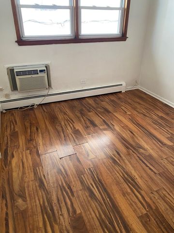 6124 W 79th Street, Burbank, IL 60459