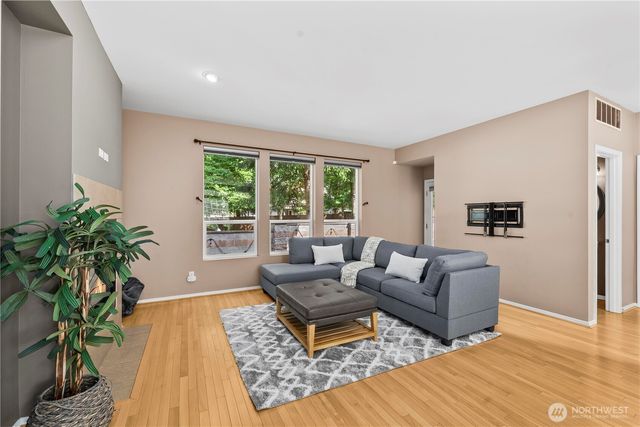 6016 Elizabeth Avenue SE, Auburn, WA 98092