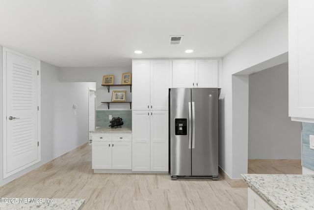 3064 CARREVERO Drive W, Jacksonville, FL 32216