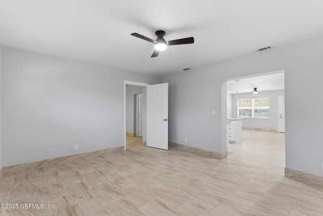 3064 CARREVERO Drive W, Jacksonville, FL 32216