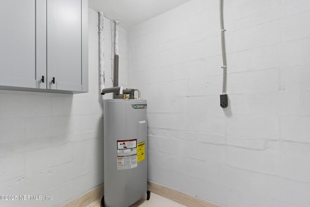 3064 CARREVERO Drive W, Jacksonville, FL 32216